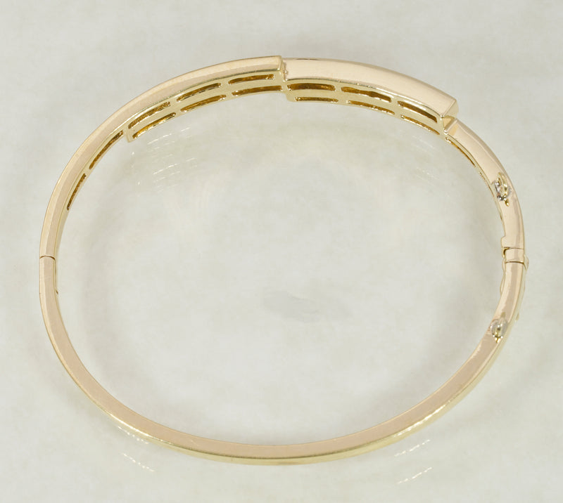 BEAUTIFUL DIAMOND BANGLE 0.93 CARATS IN 18K YELLOW GOLD (LBAS-008)