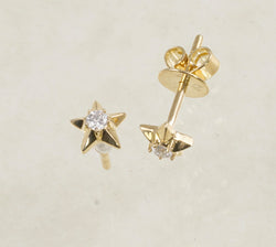 DIAMOND STAR STUD EARRINGS 0.15 CARATS IN 18K GOLD (LE-329)