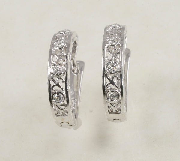 DIAMOND EARRINGS 0.20 CARAT IN 18K WHITE GOLD (LES-605)