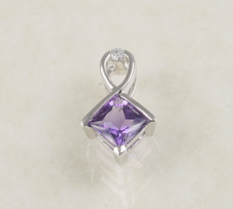 DIAMOND PENDANT WITH AMETHYST 0.05 CARATS IN 18K WHITE GOLD (LPS-112)