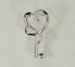 DIAMOND KEY PENDANT 0.05 CARATS IN 18K WHITE GOLD (LPS-1208)